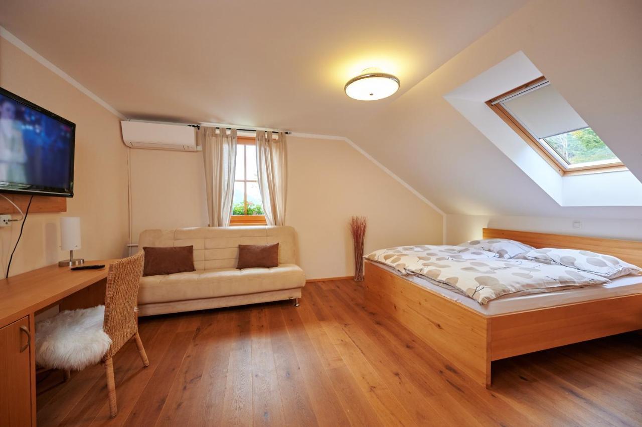 Guest House Hisa Sonca Luče 외부 사진